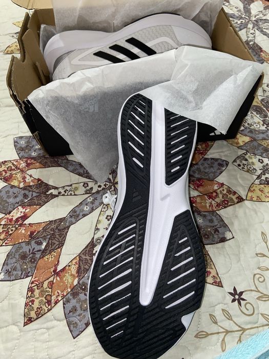 Adidas кроссовки летние