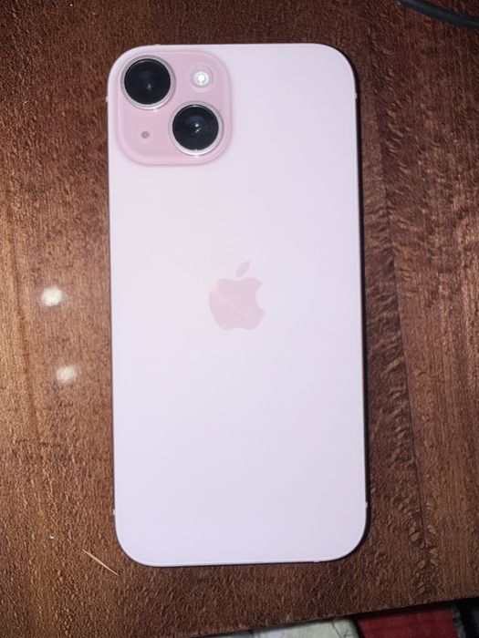 Телефон iphone 15