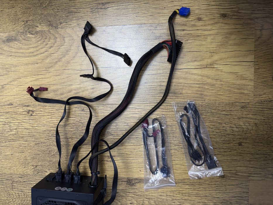 Sursa PC Super Flower 550W modulara si 16 GB ram DDR4 2666MHZ laptop