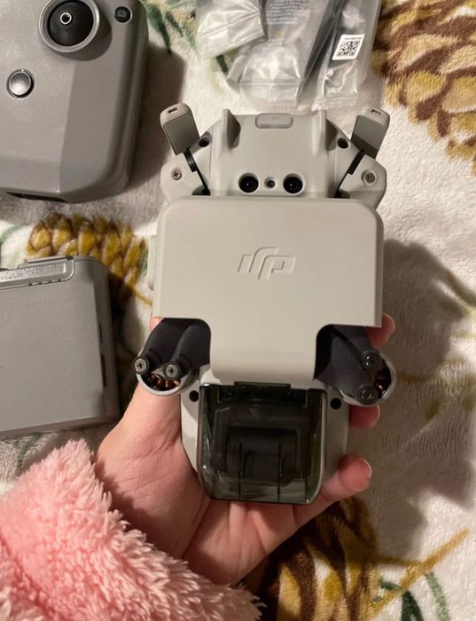 DJI Mini2 Fly More Combo Drona