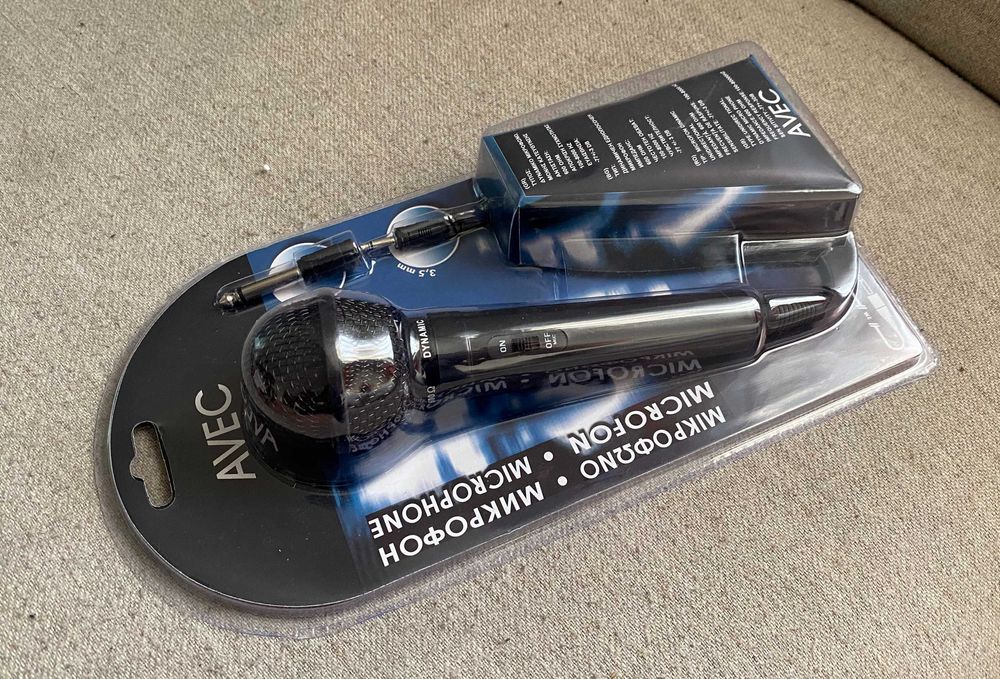 Microfon dinamic cu Adaptor impendanta 600 ohmi - nou