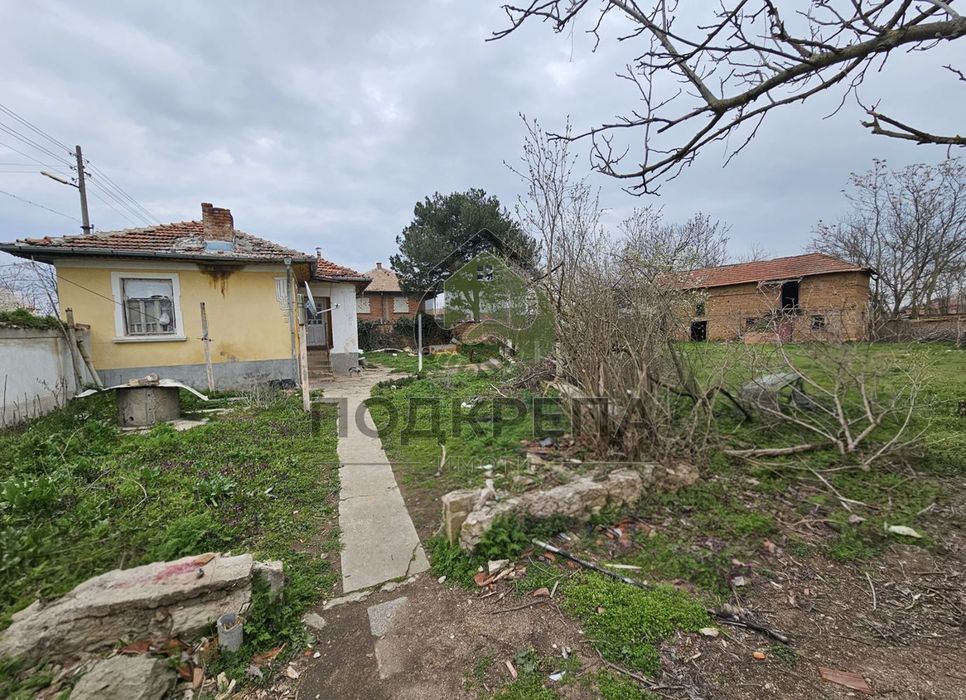 Къща в Пловдив, област-с.Чоба площ 234 цена 35000