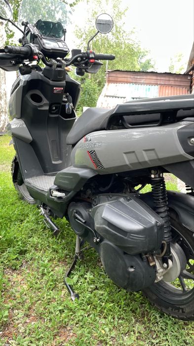 Продам скутер RABER LM49CC