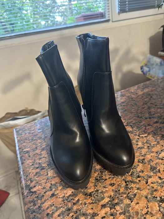 Боти с висок ток