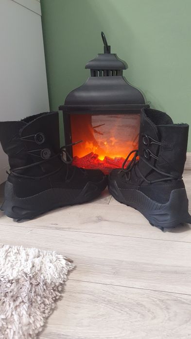 Ghete din piele naturală întoarsă în stare f bună,mărimea 39