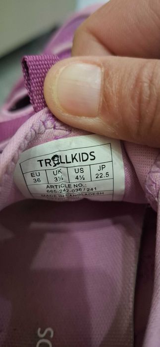 Детски затворени сандалети Trollkids за момиче