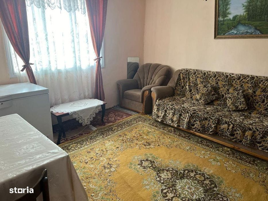 Casă cu 4 camere și curte mare, gata de utilizare