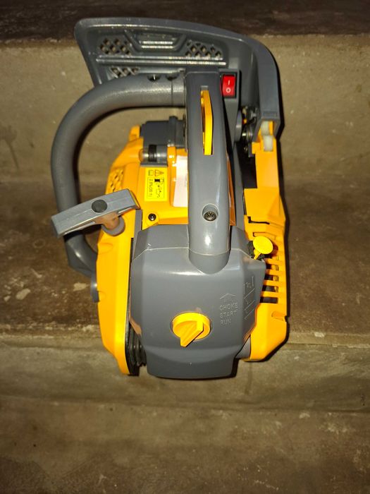 Моторен трион за една ръка