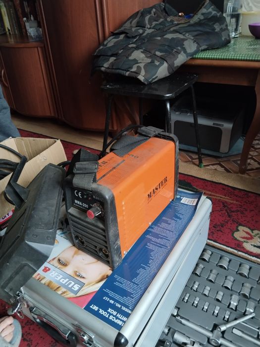 Ремонтный набор и сварочный аппарат