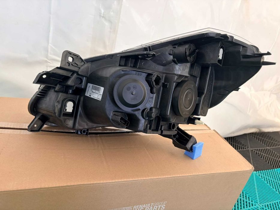 Far dreapta Renault Clio 2005-2009 nou original Renault