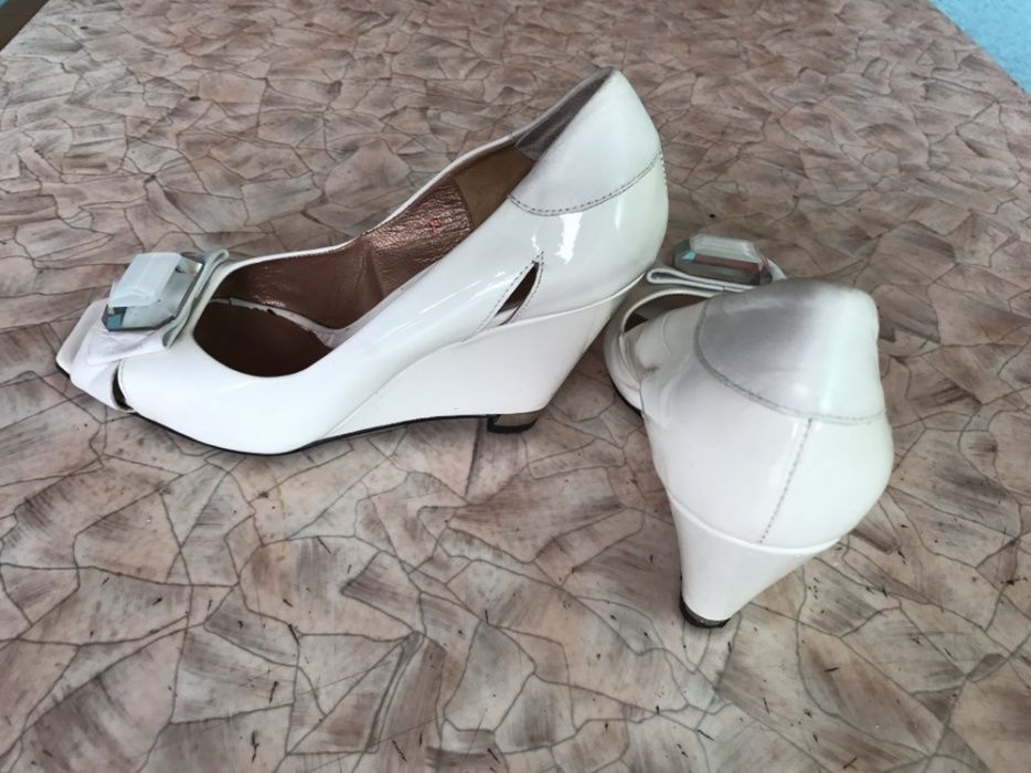 Pantofi originali Luciano Barachini superbi piele lacuita decupati 38