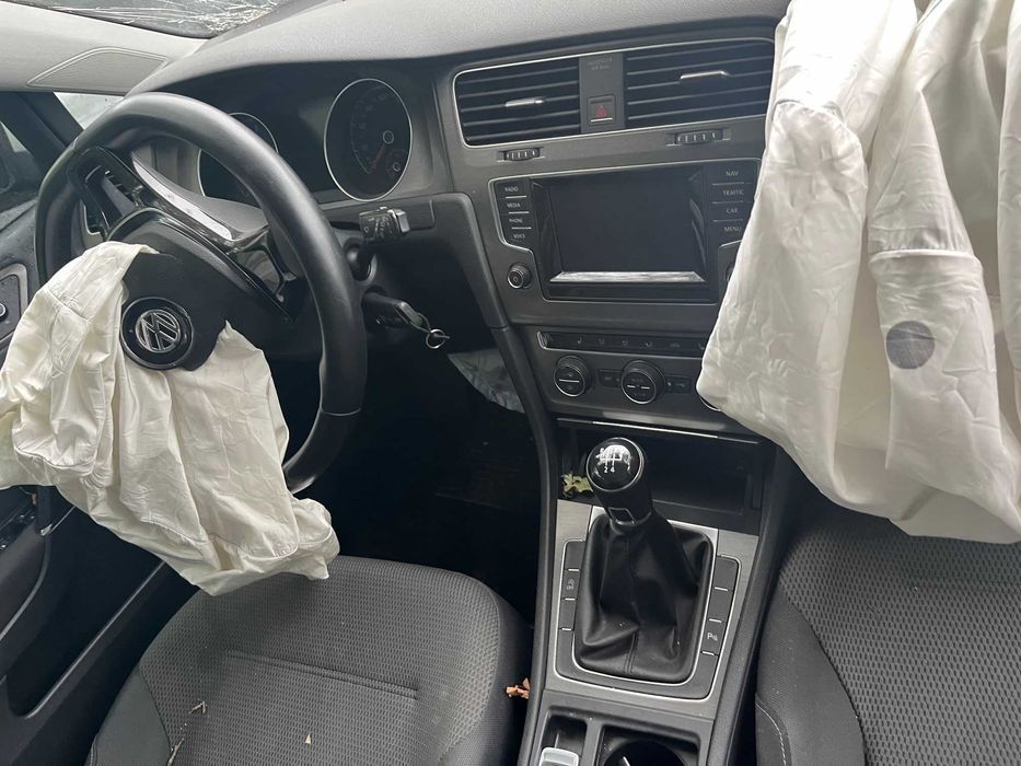 Фолксваген Голф 7  VW GOLF -   1.6 TDI   2013 г.  – Само на части