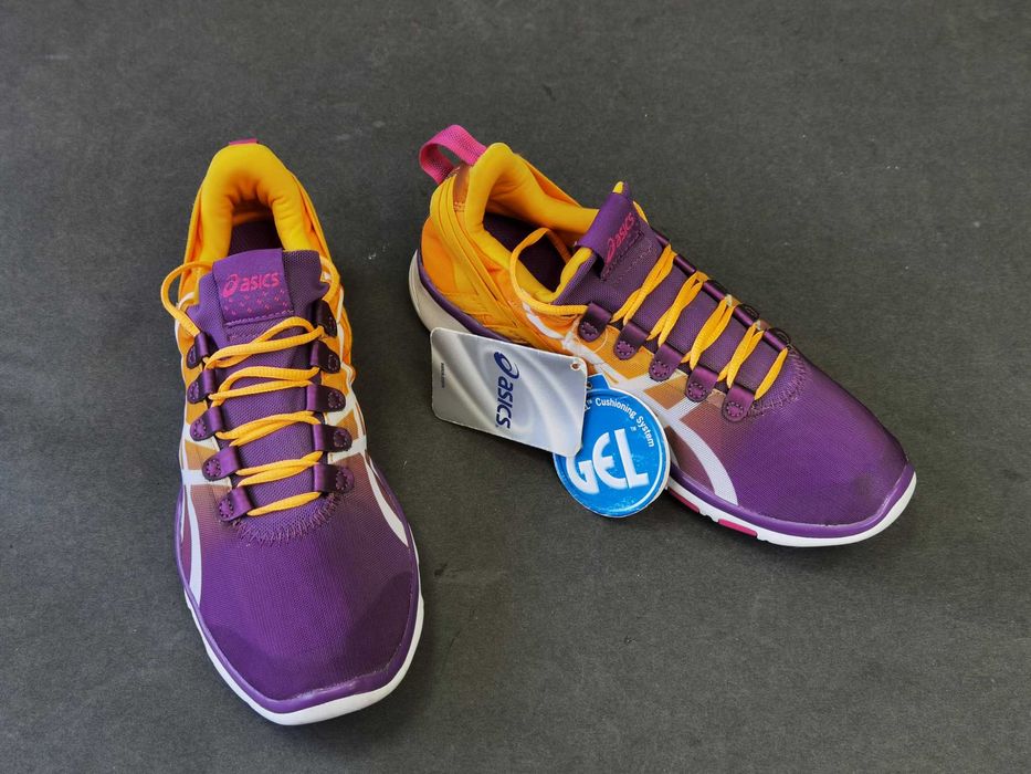 Adidasi  alergare 39 40  sal fitness ghete munte  ASICS 140 Eur  NOI