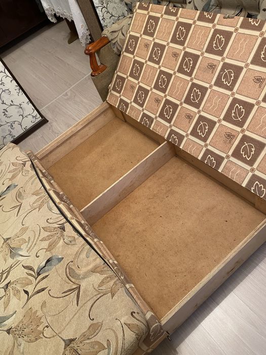 Диван и два кресла