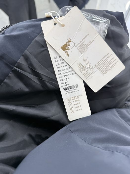 Продаётся куртка зимняя новая/ Qishgi yangi kiyilmagan kurtka sotiladi