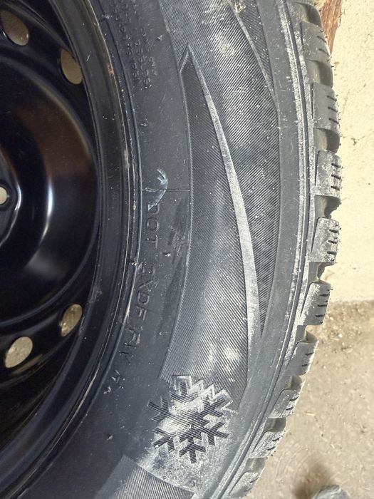 Roată completă iarnă Hankook 185/65 R15 (anvelopă + jantă) – nefolosită