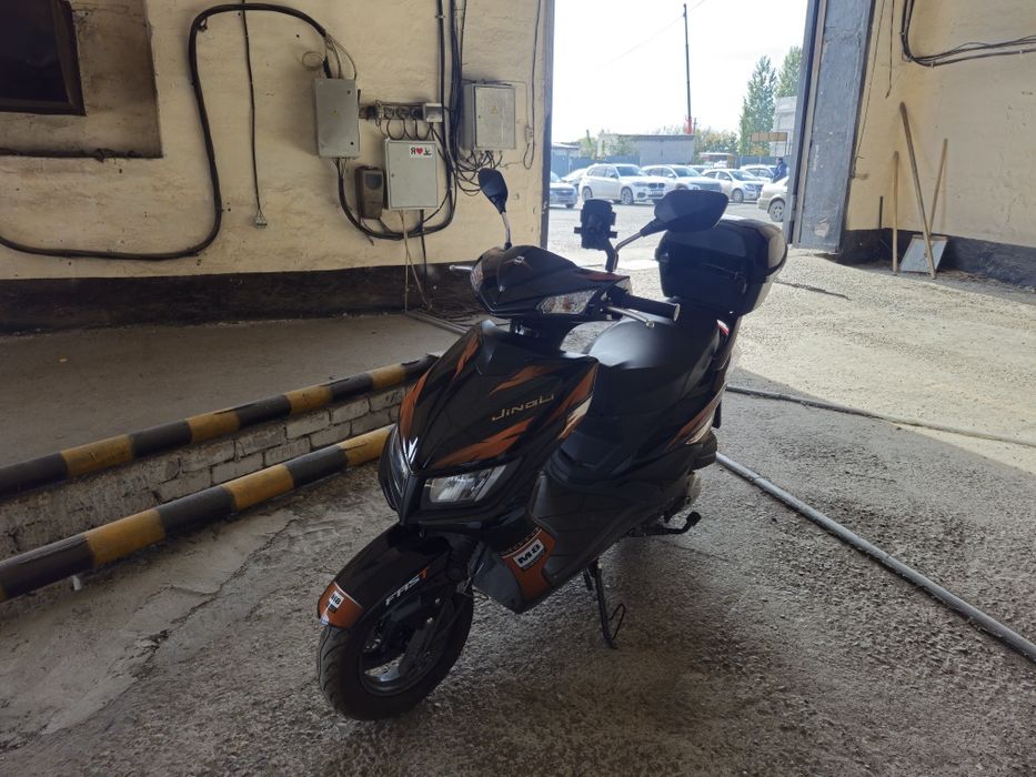 Продам скутер М8