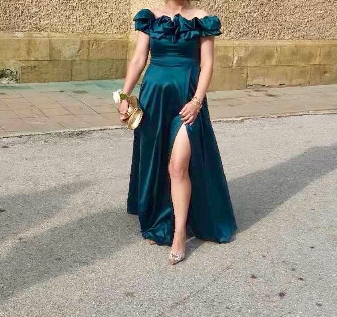 Рокля в цвят петролен зелено