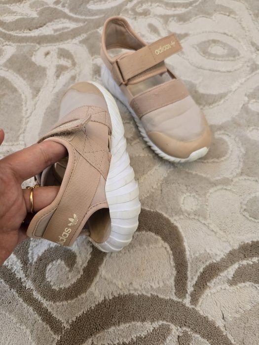 Продам обувь на девочку