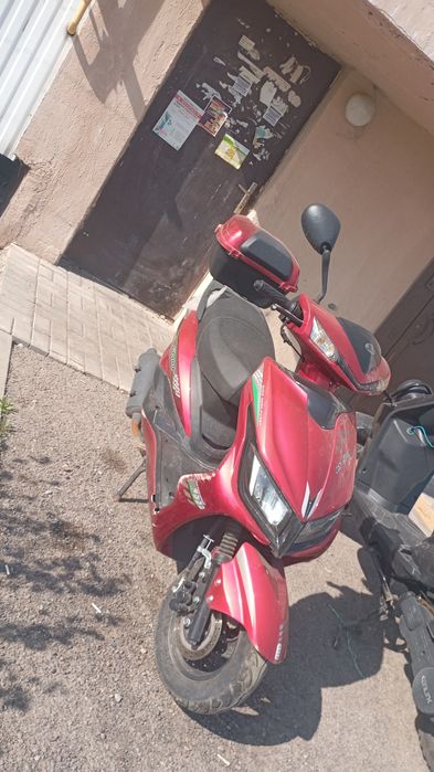 Продаю мопед м8 срочно