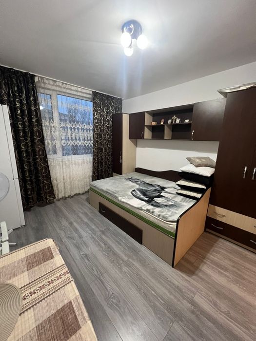 Închiriez garsonieră la capătul troleului (micro 19)