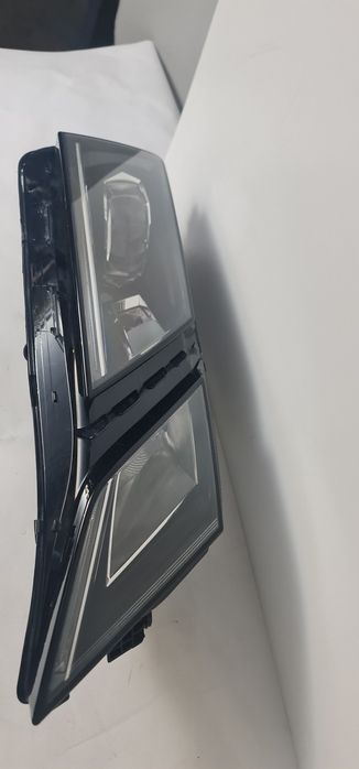 Far dreapta Skoda Octavia 3 Facelift cod : 5E1 941 015 F