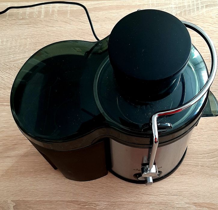 Нова сокоизтисквачкаDECAKILA