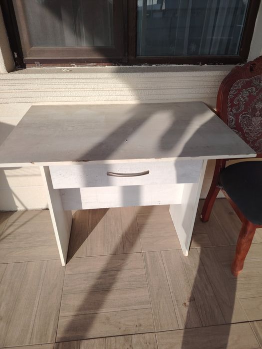 Продам стол кухонный