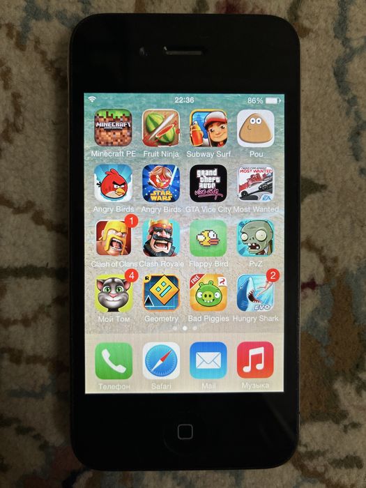 iPhone 4 в отличном состоянии