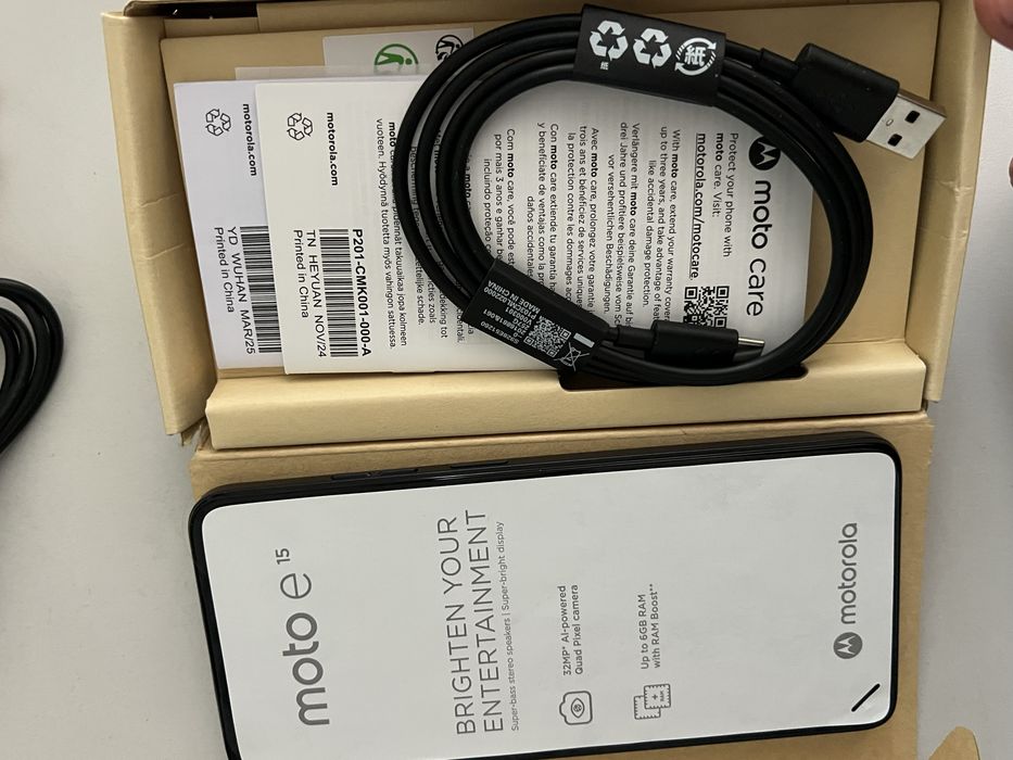 Нов Motorola E15 син