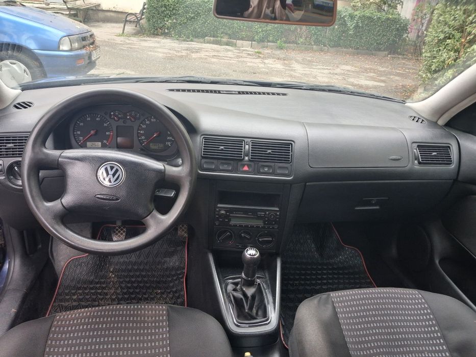 Volkswagen Golf 2002 benzină, 1.006 € — imagine 4