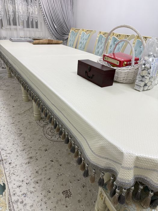 Стол со стульями