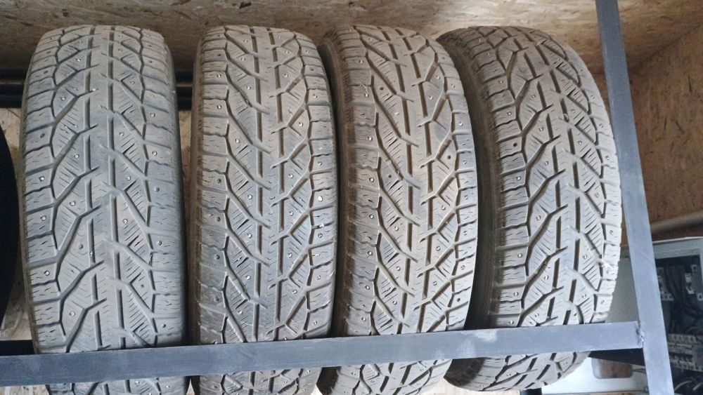 Зимние шины 205.65 R16