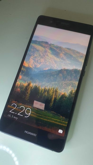 Безупречен HUAWEI P9 lite