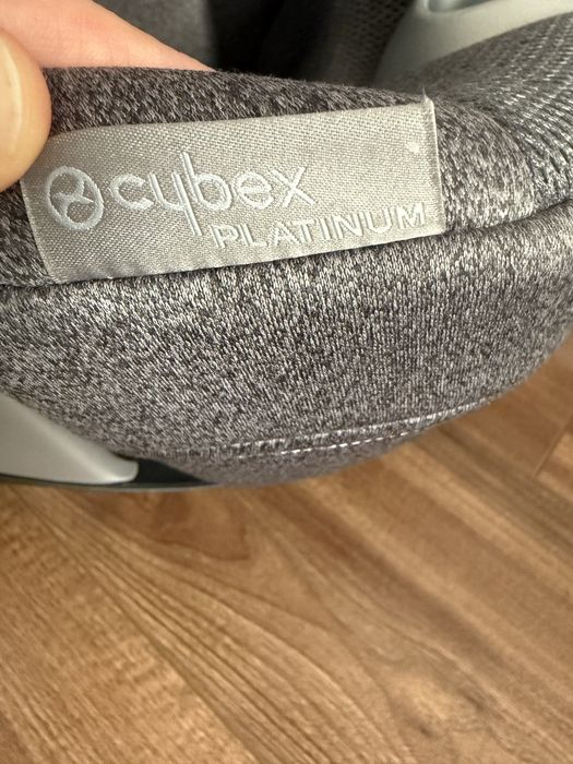 Cybex Cloud T i-Size Plus Детско столче за кола