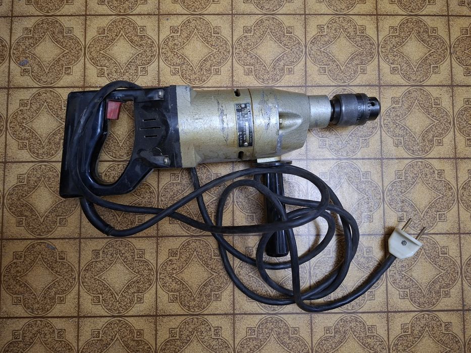 Польская мощная дрель.