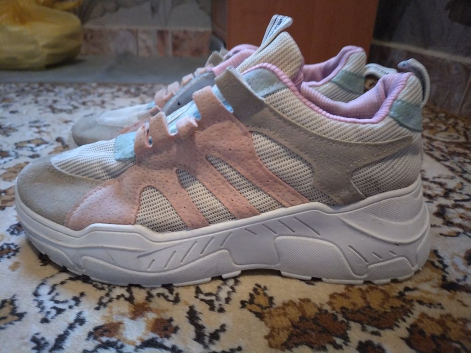 Спортни дамски маратонки  от Холандия