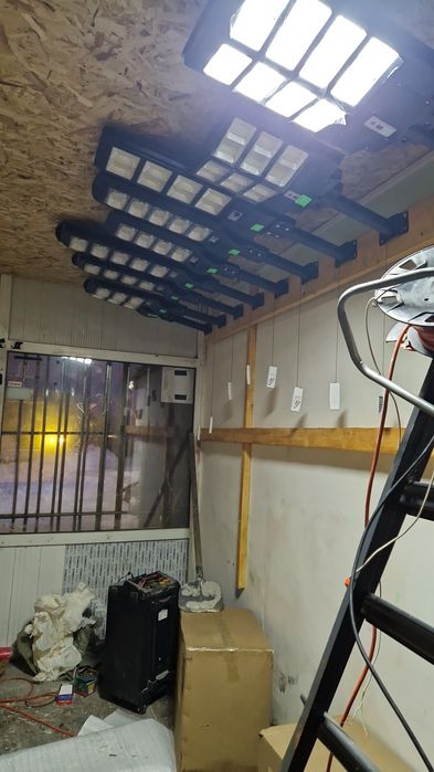 Уличные фонари на солнечной батарее