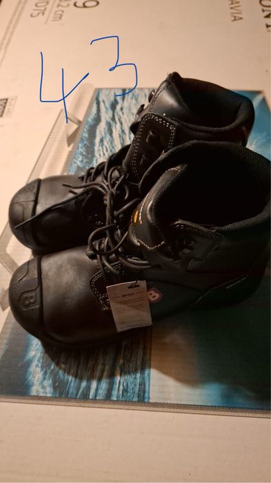 Incălțăminte safety