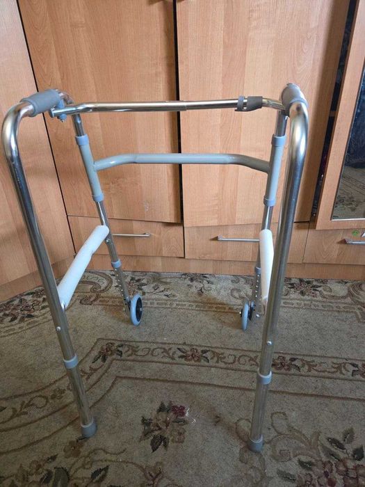 продам ходунки, новые.