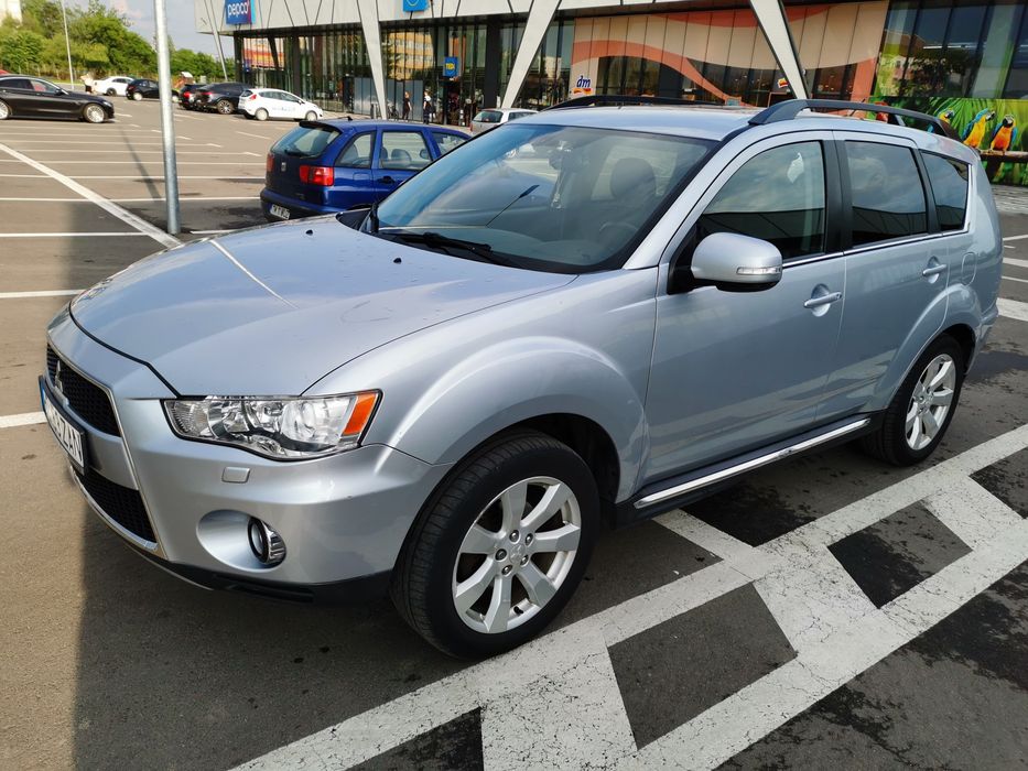 Mitsubishi Outlander 2.2 DI-D 177 CP | 4x4 | 7 Locuri | Manual | Xenon