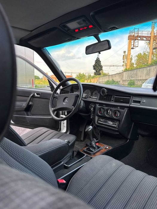 Mercedes 190E ( 1988 )
