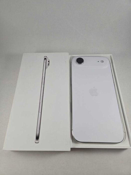 iPhone 17 Air Apple - 256GB. Доставя се от Полша.