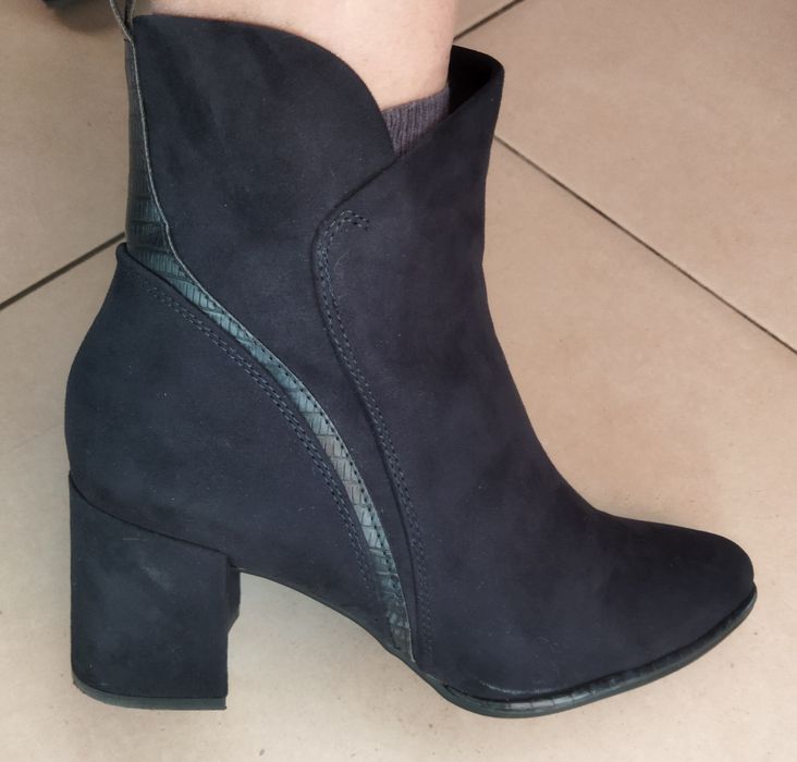 Боти на марката Marco Tozzi.
Размер 39