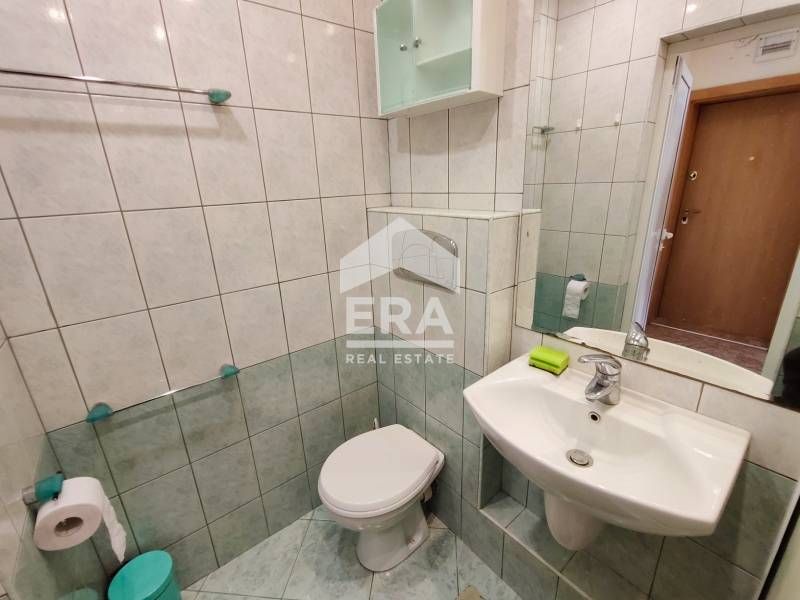 Продава се Двустаен апартамент в Варна, Цветен квартал - 85 кв.м за 2106 €/кв.м - Снимка #11