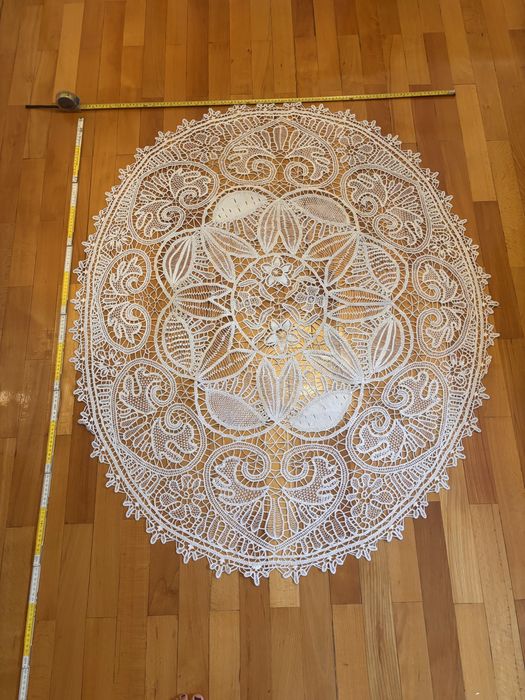 Mileu macrame fata de masa