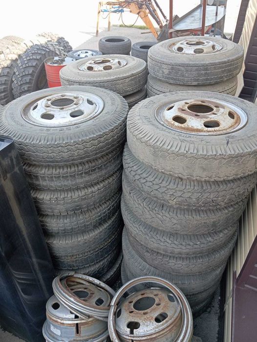 Продам автошины Б/У