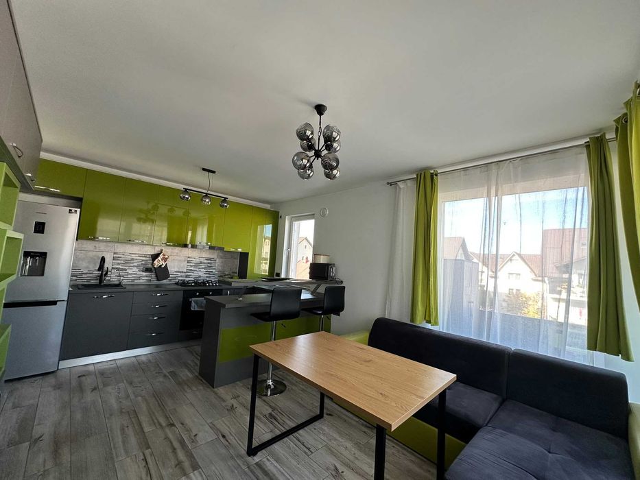 Inchiriez apartament 3 camere Rasnov