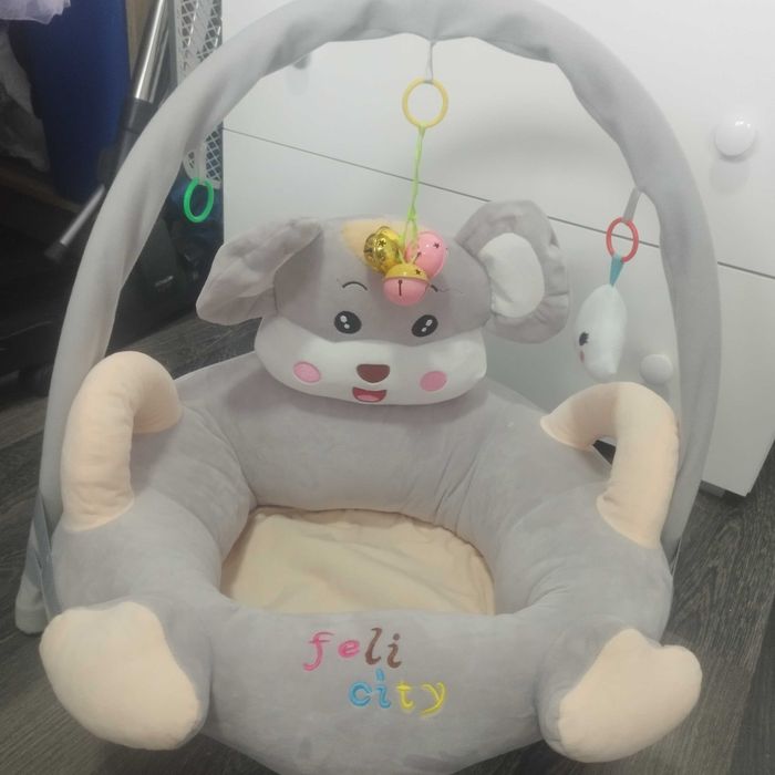 Бебешки пуф столче против падане с играчки