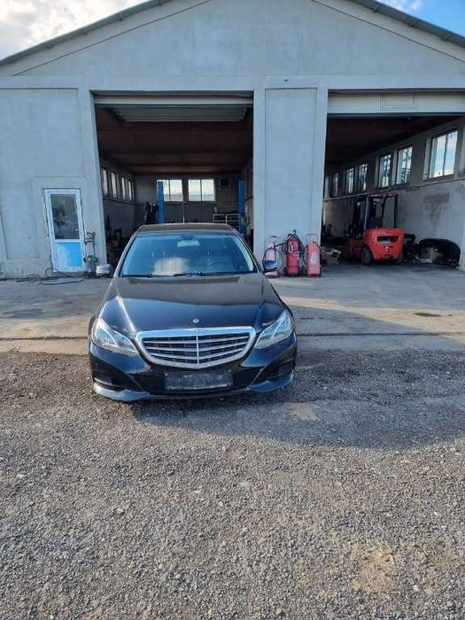 Dezmembrari Mercedes E-Class W212 Set amortizoare fata 2013